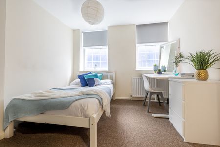 7 Bed Flat, Trafalgar Street, S1 - Photo 5