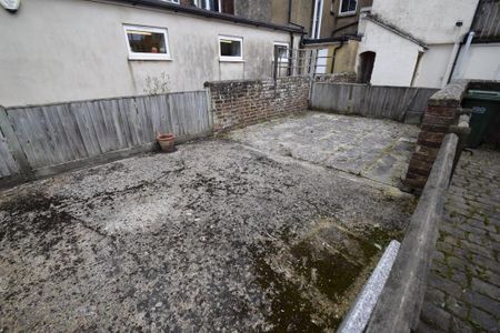 2 bedroom semi-detached house to rent - Photo 3