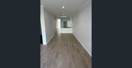 Near New Four Bedroom Duplex - Photo 4