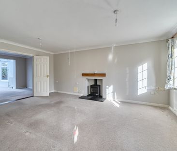 4 bedroom detached house to rent - Photo 2