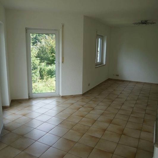 Wohnen wie im eigenen Haus, über zwei Etagen in einem Zweifamilienhaus in Inzlingen - Photo 1