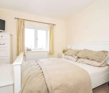 Great Western Park, Didcot, OX11 - Photo 2