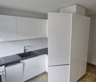 Schön renovierte 3.5 Zimmer-Wohnung mit 65m2 Wohnfläche und Balkon in den ruhigen Innenhof - Photo 3