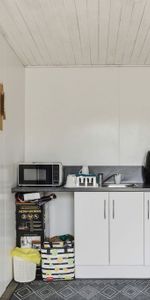 Beautifully Presented Unit - Photo 4