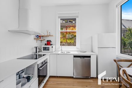 1 Flinders Ln, Sandy Bay TAS 7005 - House For Rent | Domain - Photo 3