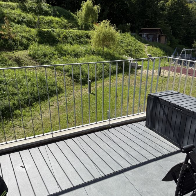 Top Moderne 4.5 Zimmer-Wohnung mit Rhein- + Weitsicht - Photo 1