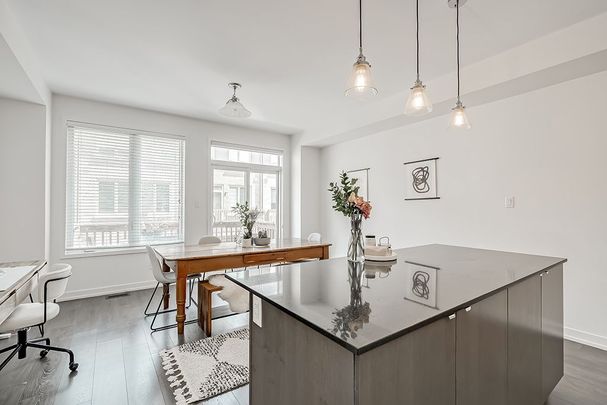 For Lease - 218 Huguenot Road, Oakville, Ontario - Photo 1