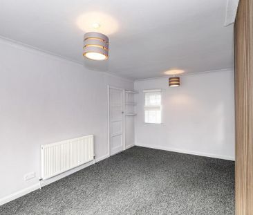 3 bedroom detached house to rent - Photo 3