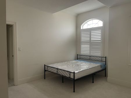 For Lease - 3151 Buttonbush Trail, Oakville, Ontario - Photo 3