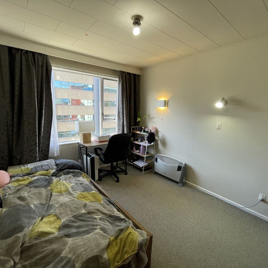 Prime location - first week free rent! - Photo 1