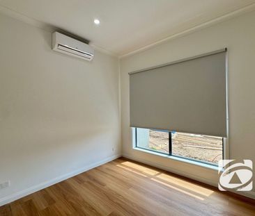 BRAND NEW MODERN HOME IN PERFECT LOCATION - Photo 4