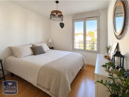 Location Appartement 3 pièces 69m² VILLEURBANNE 69100 - Photo 2