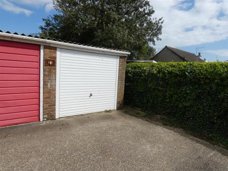 3 bedroom terraced house to rent - Photo 4