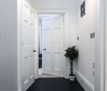 Stunning two bedroom apartment to rent, set within a beautifully co... - Photo 4