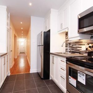 MAGNIFIQUE STYLE CONDO A SAINT HENRI MEILLEUR EMPLACEMENT! - Photo 2
