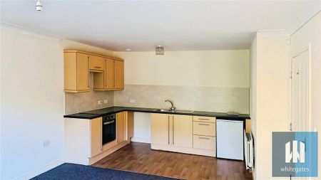 2 bedroom apartment to rent - Photo 3