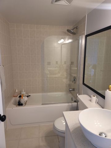 For Lease - 310 Red Maple Road Unit# 217, Richmond Hill, Ontario - Photo 2