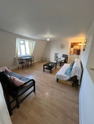 2 Bed Flat, Colney Hatch Lane, N10 - Photo 1