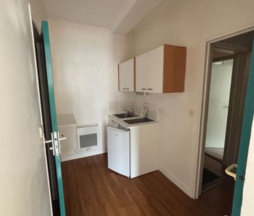 Location Appartement 1 pièce 24m² - Photo 3