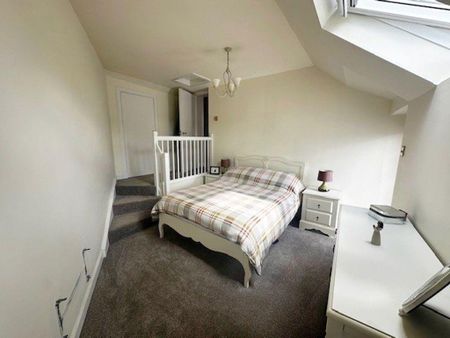 3 bedroom terraced house to rent - Photo 4