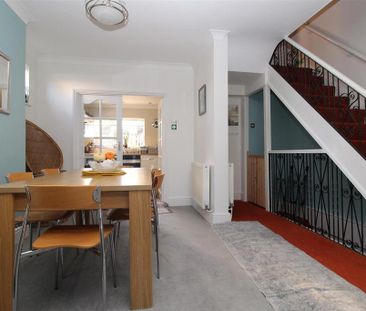 3 bedroom end of terrace house to rent - Photo 2