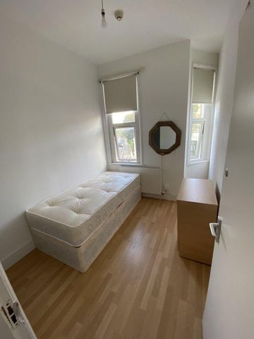 5 bedroom flat to rent - Photo 2