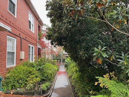 Ground floor and at the rear of the block - Photo 2