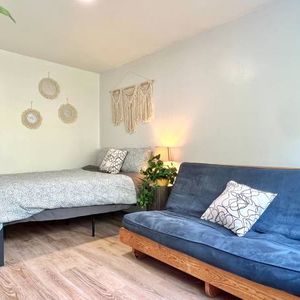 1 Bed Unit, Fully Furnished - Photo 2