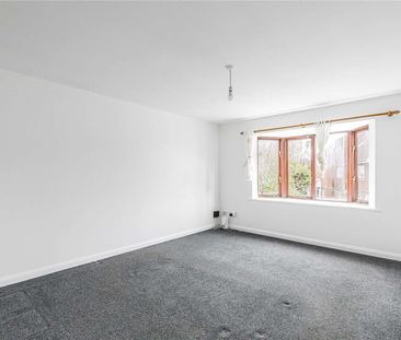 A newly refurbished one bedroom apartment. - Photo 4