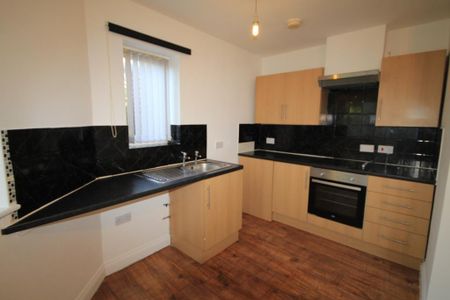 1 bedroom ground floor flat to rent - Photo 2