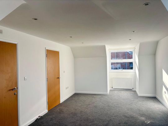 2 bedroom apartment to rent Winchester Road, Bishops Waltham, Southampton, Hampshire, SO32 - Photo 1