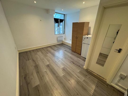 Studio to rent - Photo 1