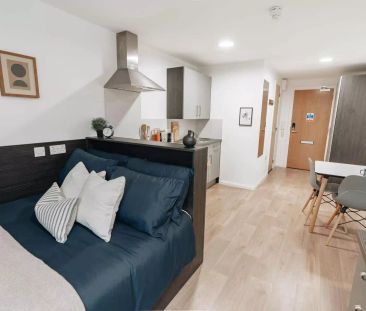 Bronze Studio Riverside - Photo 6