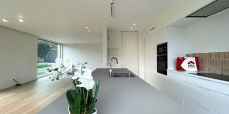 Villa te huur in Kortrijk voor € 1.350 met 3 slaapkamers - Photo 2