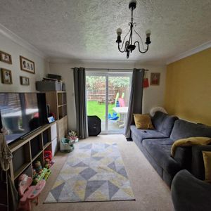 2 bedroom semi-detached house to rent - Photo 2