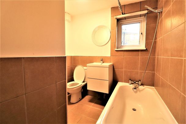 1 Bed Semi-Detached House, Ryecroft Road, SE13 - Photo 1