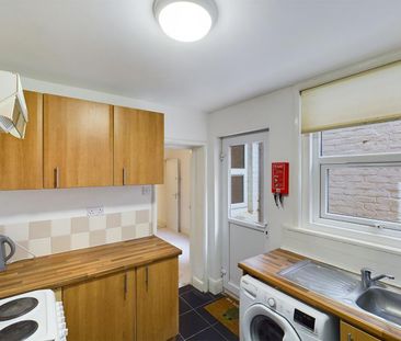 3 bedroom House To Let - Photo 5