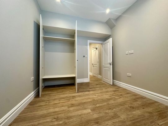 3 Bed Flat, The Rise, N13 - Photo 1