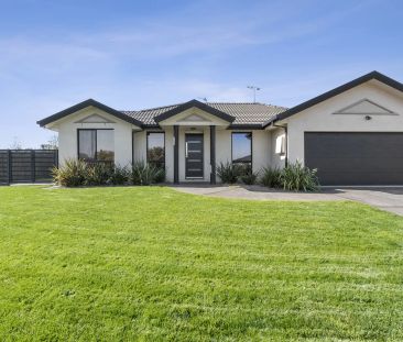 GREAT FAMILY HOME - Photo 2