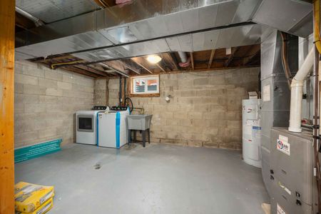 Fully Renovated 2-Bedroom Apartment in Sarnia – Modern &amp; Move-In Ready - Photo 2