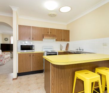 Charming 2-Bedroom Villa in Prime Location - Photo 4