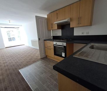 2 bedroom flat to rent - Photo 6