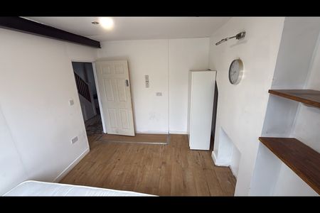 Room in a Shared House, Carlyon Road, HA0 - Photo 3