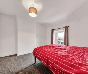 2 Bedroom House - Mid Terrace - Photo 6