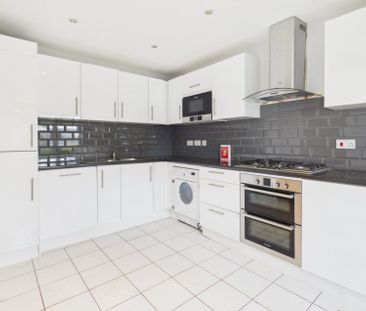 Upper Meadow, Gerrards Cross, Buckinghamshire,SL9 - Photo 4
