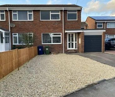 3 bedroom semi-detached house to rent - Photo 6