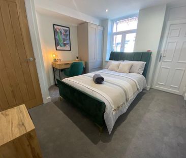 1 bedroom in a house share to rent - Photo 2