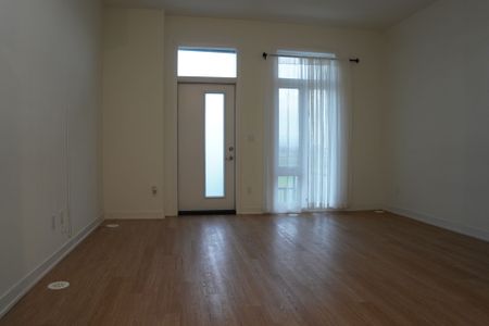 For Lease - 7 Steckley House Lane Unit# 612, Richmond Hill, Ontario - Photo 3