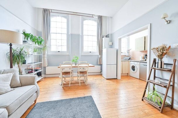 3 bedroom flat to rent - Photo 1