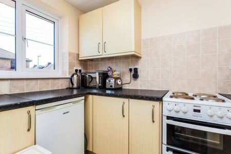 1 bedroom apartment to rent Gordon Close, Haywards Heath, RH16 - Photo 2